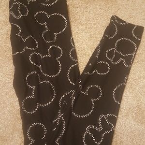 Sold OS Mickey Minnie Dots